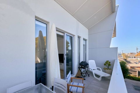 Grove Hideaway - Peaceful 2 Bed Townhouse - Tourism Caloundra 2