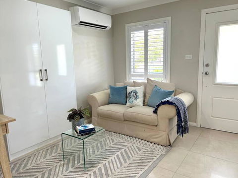 Guest House In Harrington Park - Tourism Caloundra 1