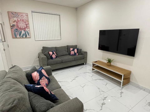 Guest House - Self Contained - Tourism Caloundra 3