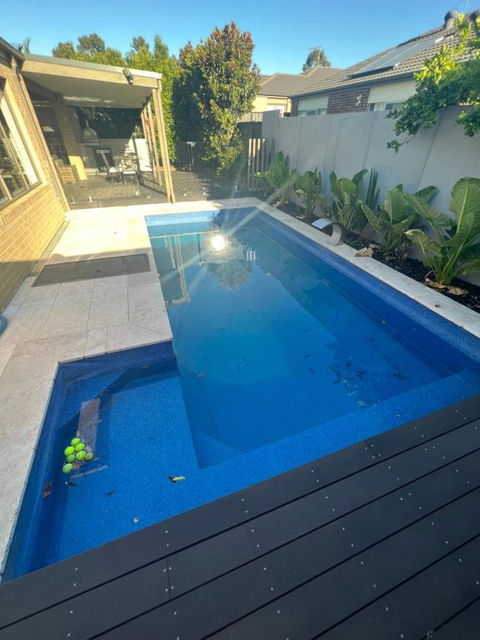 Guest Star Pavilion Paradise - Tourism Caloundra 1