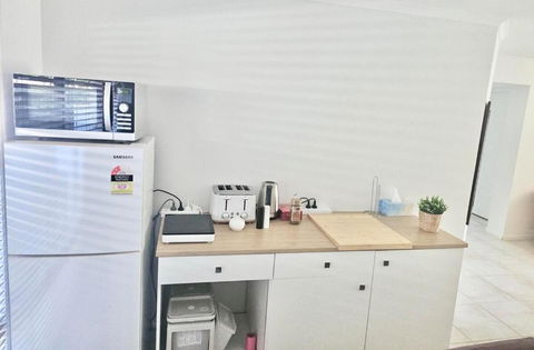 Guest Suite 800m To Beach - Tourism Caloundra 1