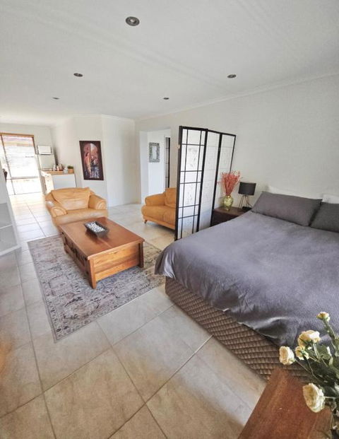Guest Suite 800m To Beach - Tourism Caloundra 4
