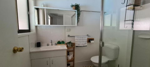Guesthouse In Fantastic Location - Tourism Caloundra 1