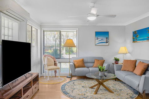 Guesthouse In W Gosford Centre - Tourism Caloundra 1