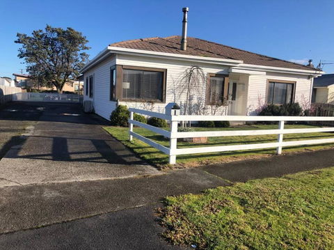 Guesthouse On Grant Street - Tourism Caloundra 2