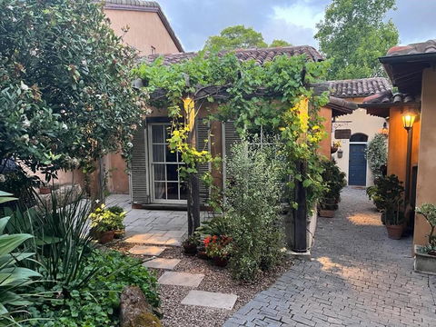 Guestlands Italia B&B - Tourism Caloundra 4