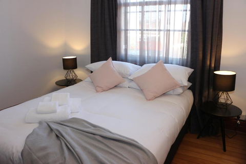 Guildford Hotel - Tourism Caloundra 4