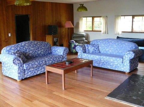 Gumleaves Bush Retreat - Tourism Caloundra 1