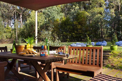 Gumtree Spring - Tourism Caloundra 4