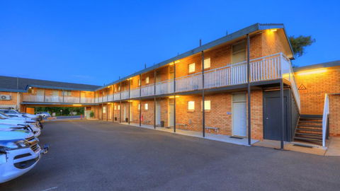 Gunnedah Motor Inn - Tourism Caloundra 2