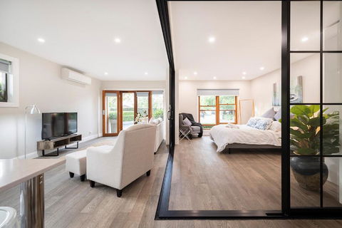 Gunsynd Studio Apartment - Tourism Caloundra 3
