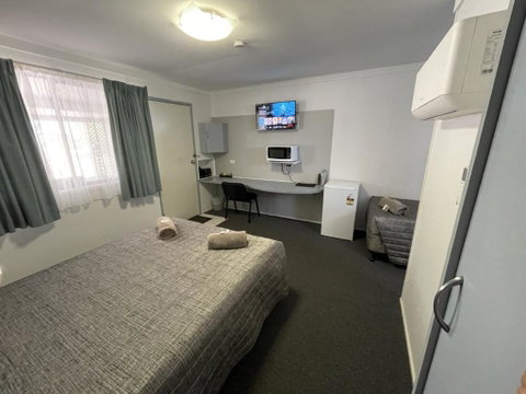 Hatton Vale Motel - Tourism Caloundra 3