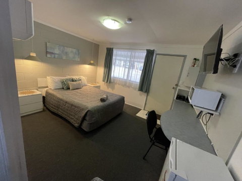 Hatton Vale Motel - Tourism Caloundra 2