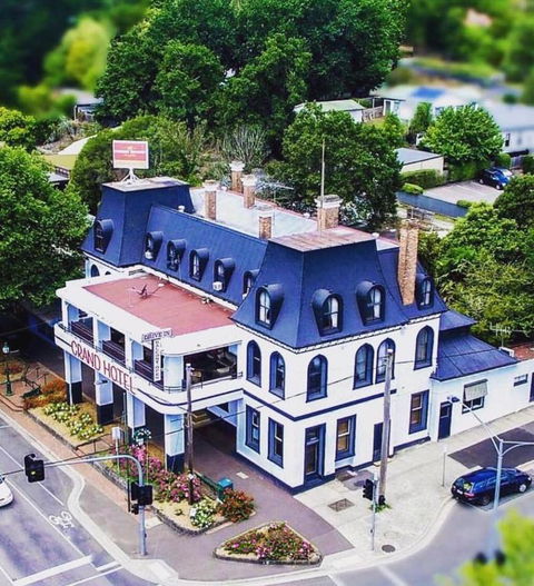 Grand Hotel Healesville - Tourism Caloundra 0