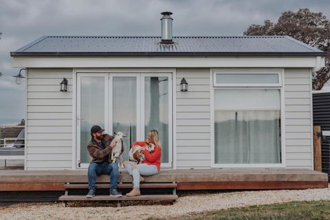 Gumnut Cottage Gippsland - Tiny Romantic Escape W King Bed Mountain Views - Tourism Caloundra 1