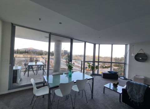 Grand 2BR Between ANU And City - Tourism Caloundra 1