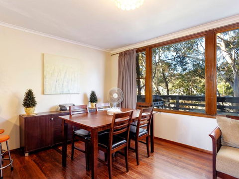 Gumtree Cottage Hawks Nest - Tourism Caloundra 2