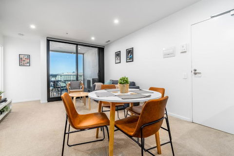 Grand Central Towers Apt Resort-Style Amenities - Tourism Caloundra 2