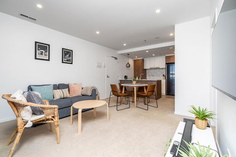 Grand Central Towers Apt Resort-Style Amenities - Tourism Caloundra 4
