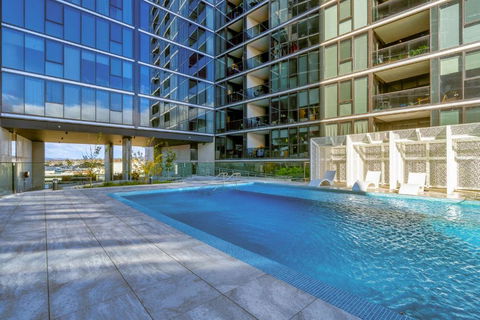Grand Central Towers Apt Resort-Style Amenities - Tourism Caloundra 3