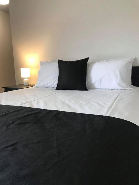 Guiding Star Motel & Hotel - Tourism Caloundra 1