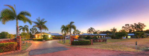 Heritage Lodge Motel - Tourism Caloundra 0