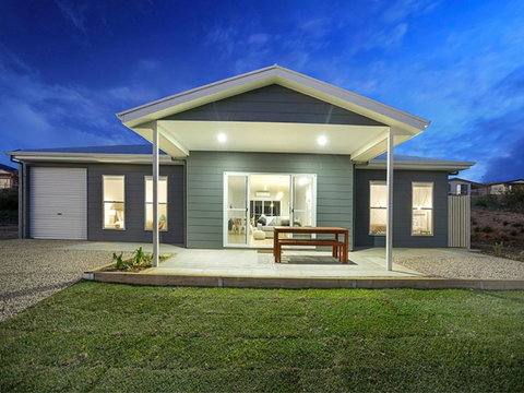 High Tide - Beachfront Pet-friendly - Tourism Caloundra 0