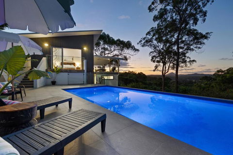 Hinterland Dreamers Poolside Retreat - Tourism Caloundra 0