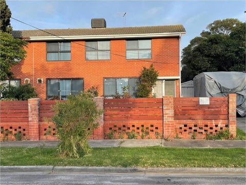 Home In Laverton 19 Minutes To Melbourne CBD - Tourism Caloundra 0