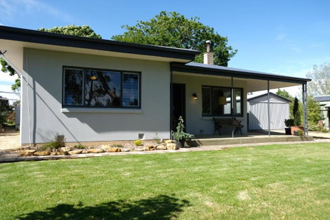 Hoopers Cottage - Tourism Caloundra 1
