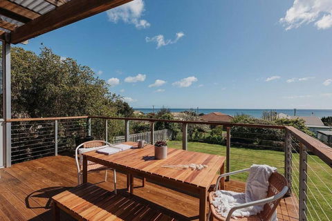 House On Hampson - Tourism Caloundra 1