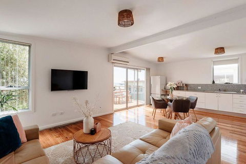 House On Hampson - Tourism Caloundra 3