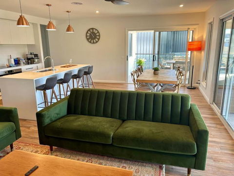 House On The Hill - Tourism Caloundra 3