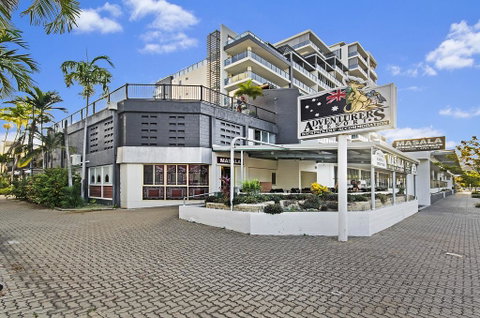 Adventurers Backpackers - Tourism Caloundra 1