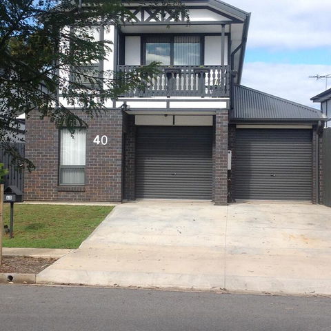 Agathas At Seacombe Gardens - Tourism Caloundra 3