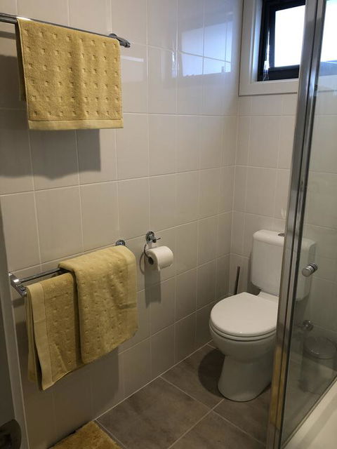 Agathas At Seacombe Gardens - Tourism Caloundra 2