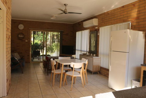 Agnes Palms Accommodation - Tourism Caloundra 2