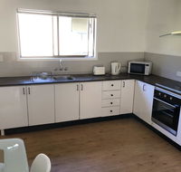 Airlie Getaway Unit 1 - Tourism Caloundra