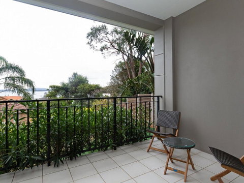 Aislinn' 3/273 Corrie Parade - Air Con, Water Views, BBQ - Tourism Caloundra 2