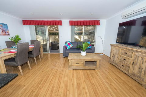 Ajax Avenue 2/35 - Nelson Bay - Tourism Caloundra 2