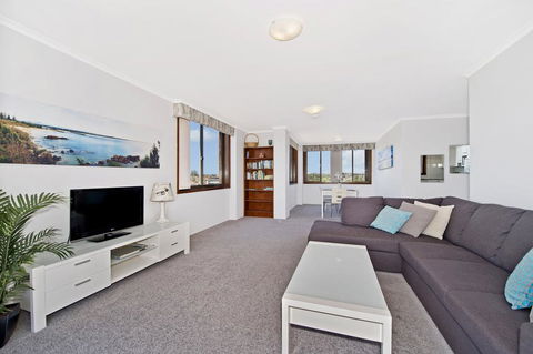 Akuna 18 6 Joffre Street - Tourism Caloundra 3
