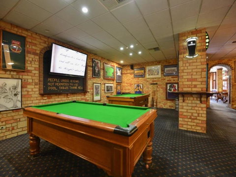 Albion Hotel - Tourism Caloundra 2