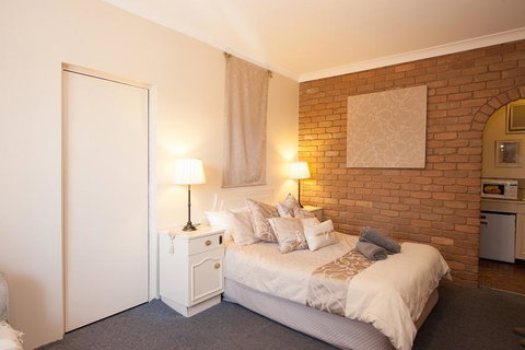 Albury Classic Motor Inn - Tourism Caloundra 1