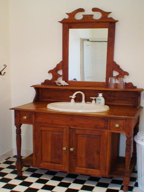 Albury Cottages - Tourism Caloundra 3