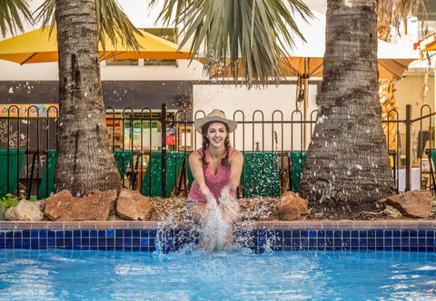 Alice Springs YHA - Tourism Caloundra 1