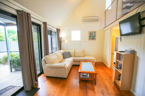 Allambie Cottages - Villa 3 - Tourism Caloundra 2