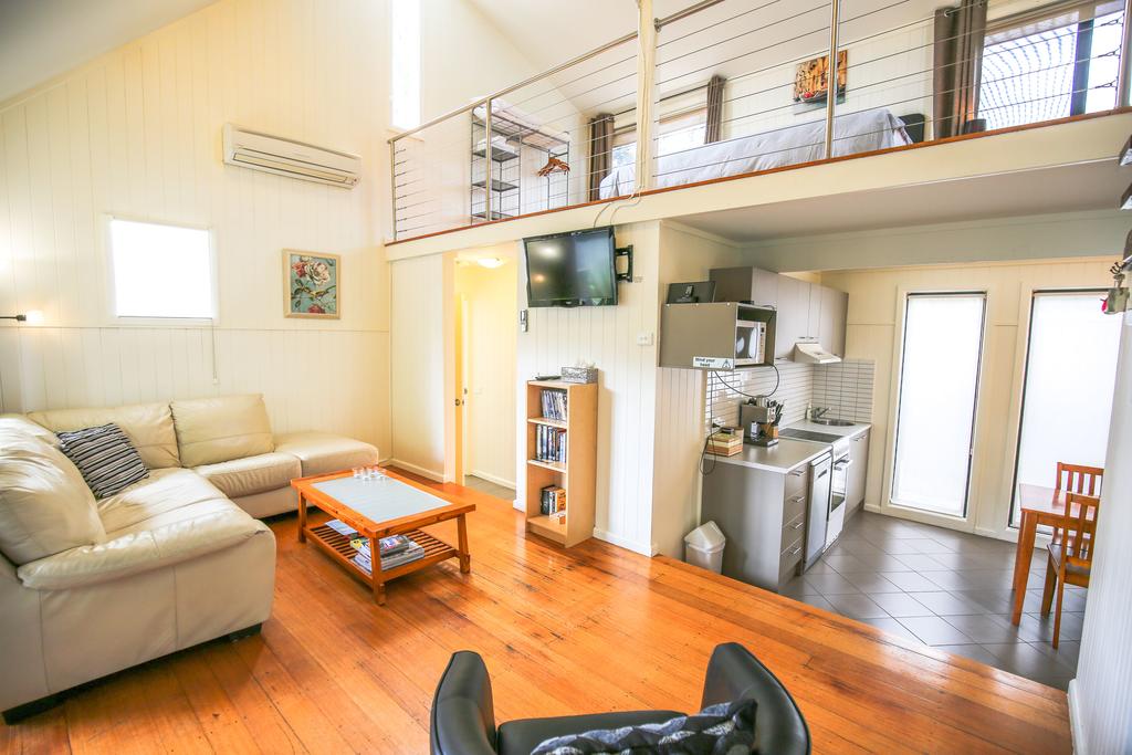 Bright VIC Tourism Caloundra