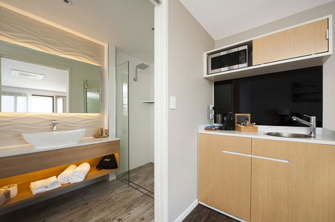 Allure On Ocean Motel - Tourism Caloundra 1