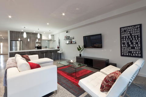Amaroo - Tourism Caloundra 0