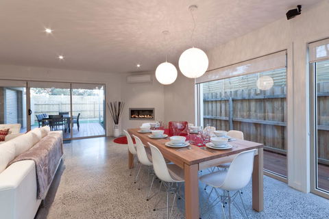 Amaroo - Tourism Caloundra 1
